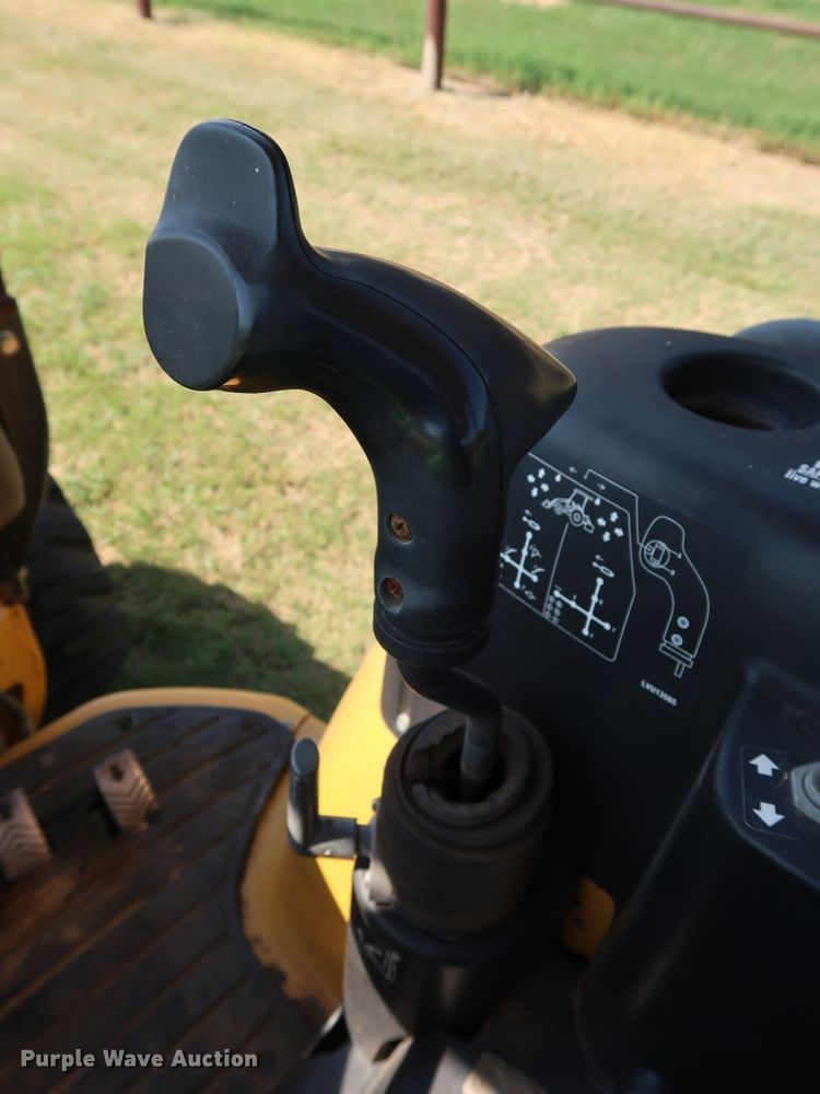 image for item DG4181 2008 John Deere 110 backhoe