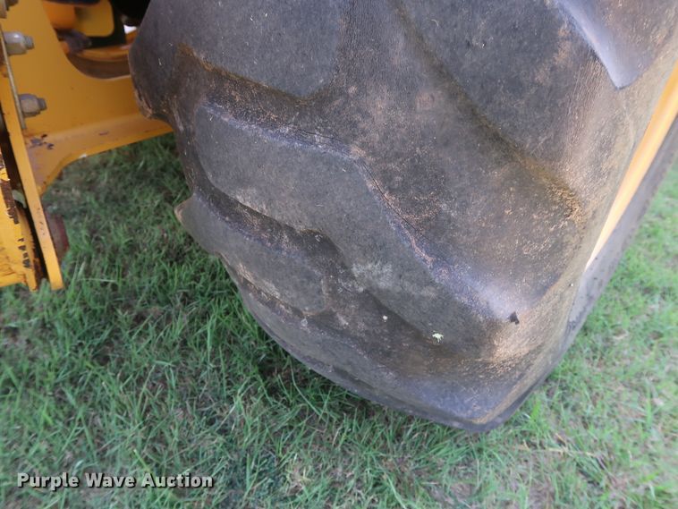 image for item DG4181 2008 John Deere 110 backhoe