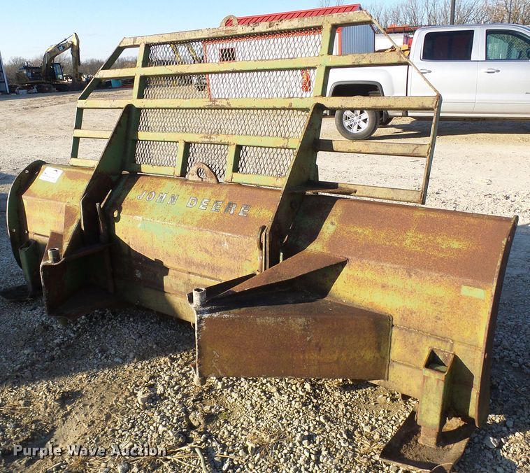 image for item DG5537 John Deere blade