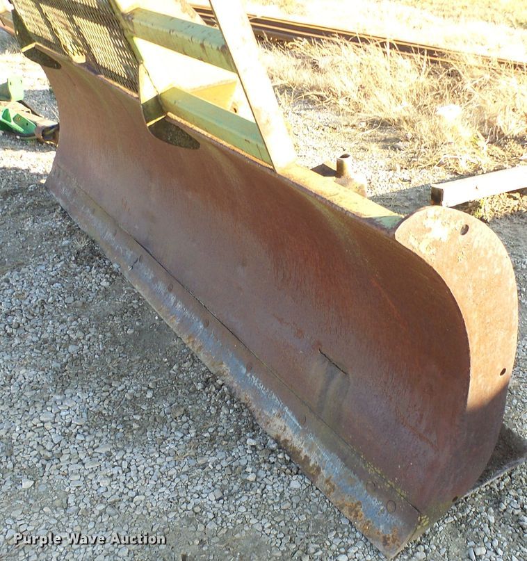 image for item DG5537 John Deere blade