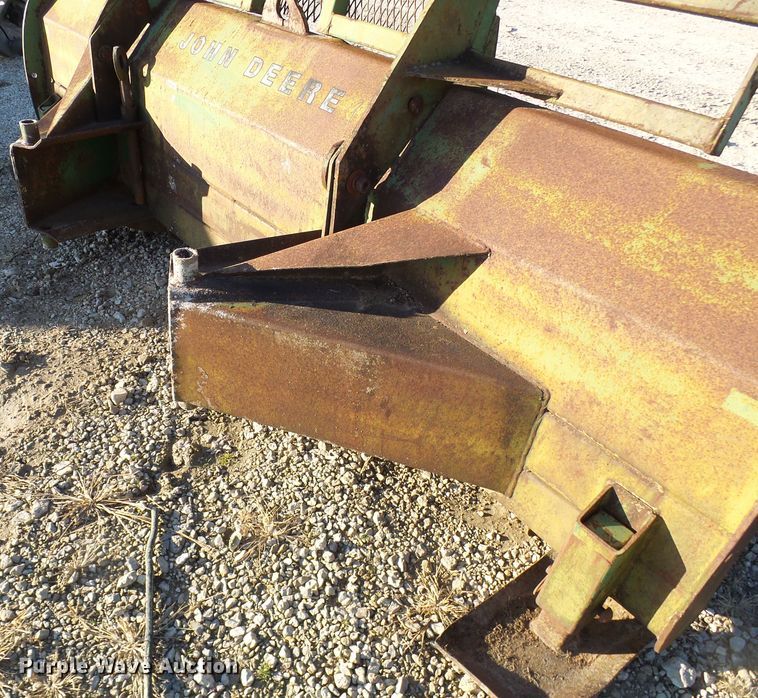 image for item DG5537 John Deere blade