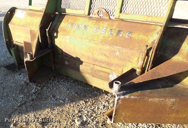 image for item DG5537 John Deere blade