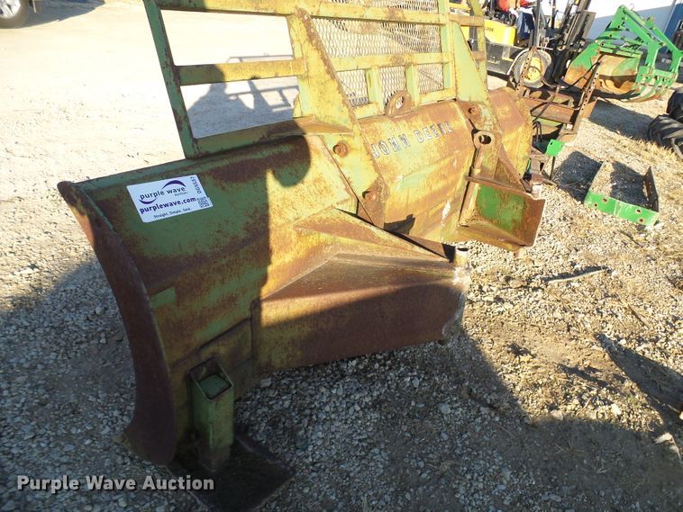 image for item DG5537 John Deere blade