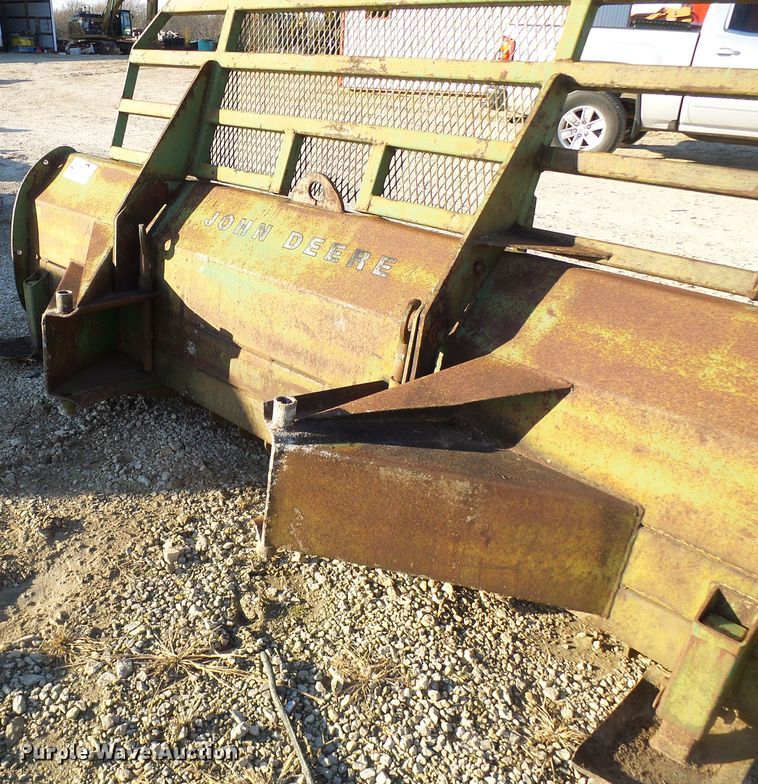 image for item DG5537 John Deere blade