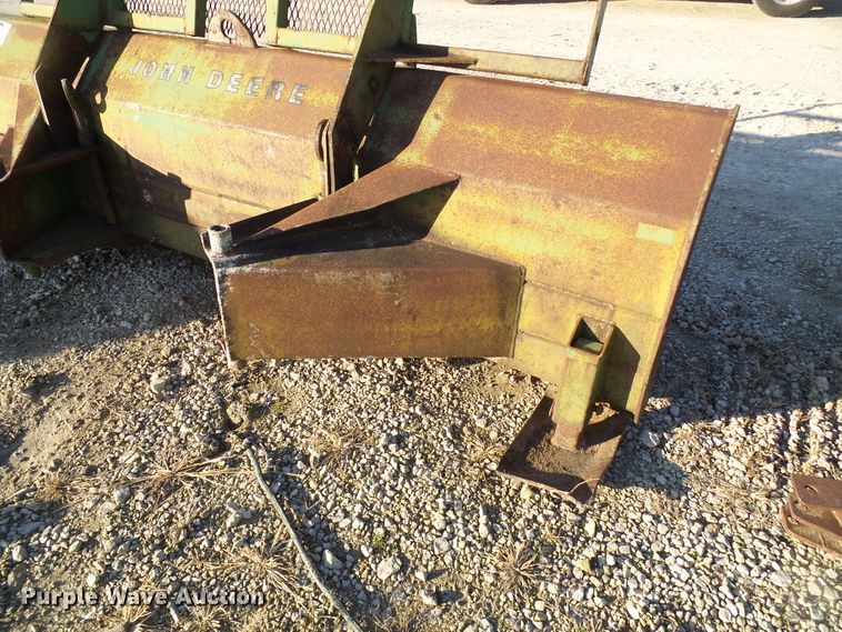 image for item DG5537 John Deere blade