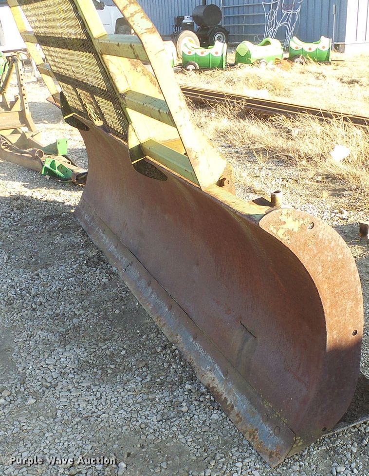 image for item DG5537 John Deere blade