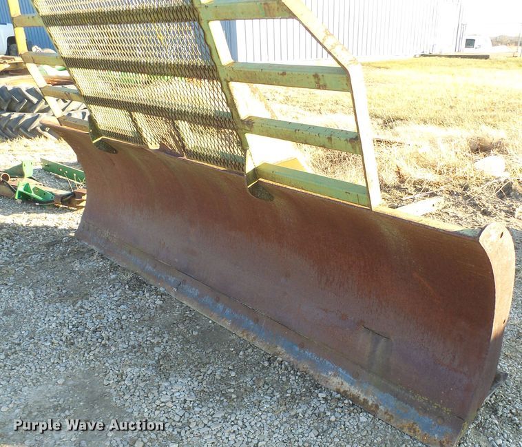 image for item DG5537 John Deere blade