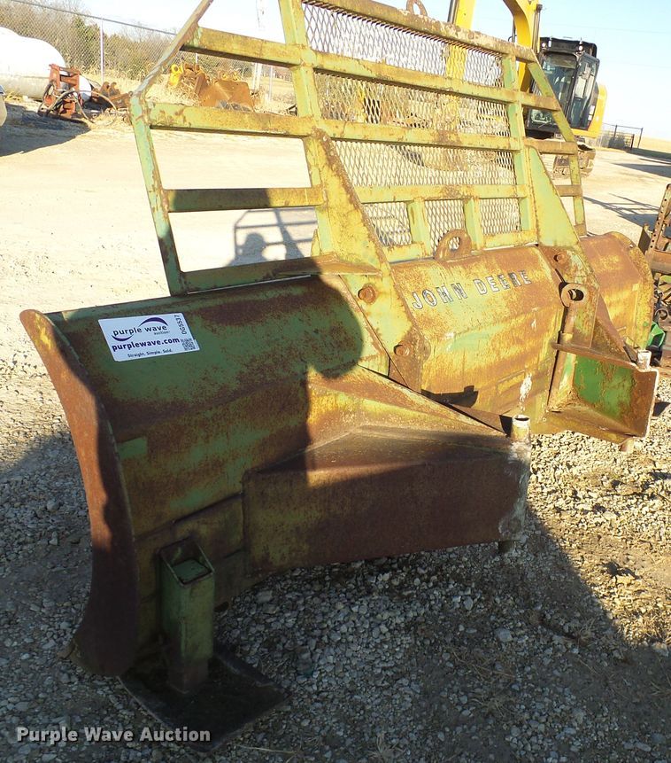 image for item DG5537 John Deere blade