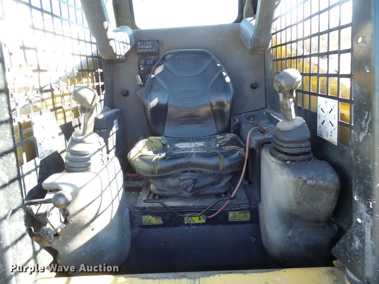 image for item DG5554 2012 Caterpillar 236B3 skid steer
