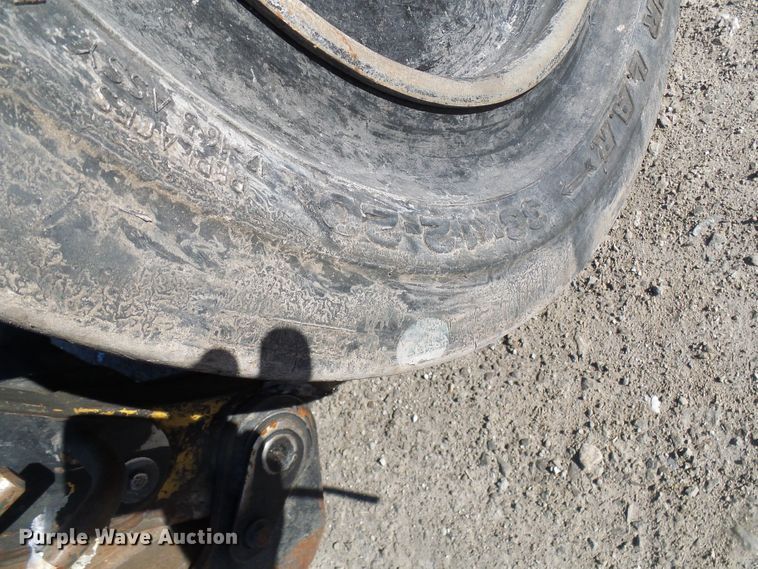 image for item DG5554 2012 Caterpillar 236B3 skid steer