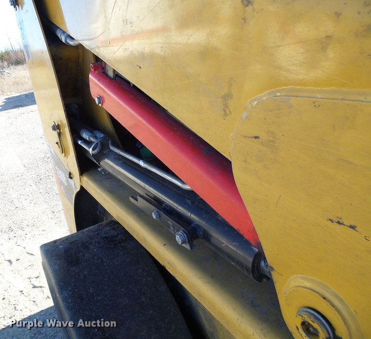 image for item DG5554 2012 Caterpillar 236B3 skid steer