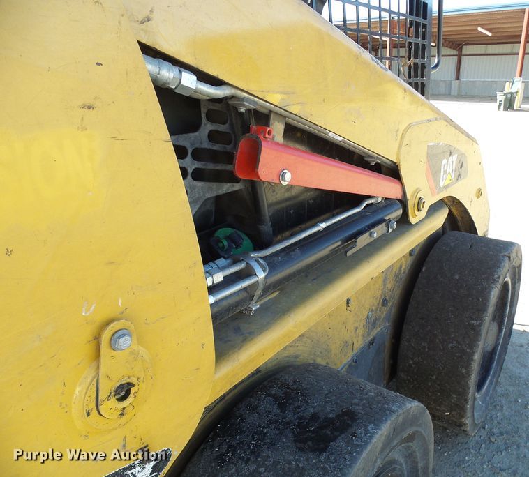 image for item DG5554 2012 Caterpillar 236B3 skid steer