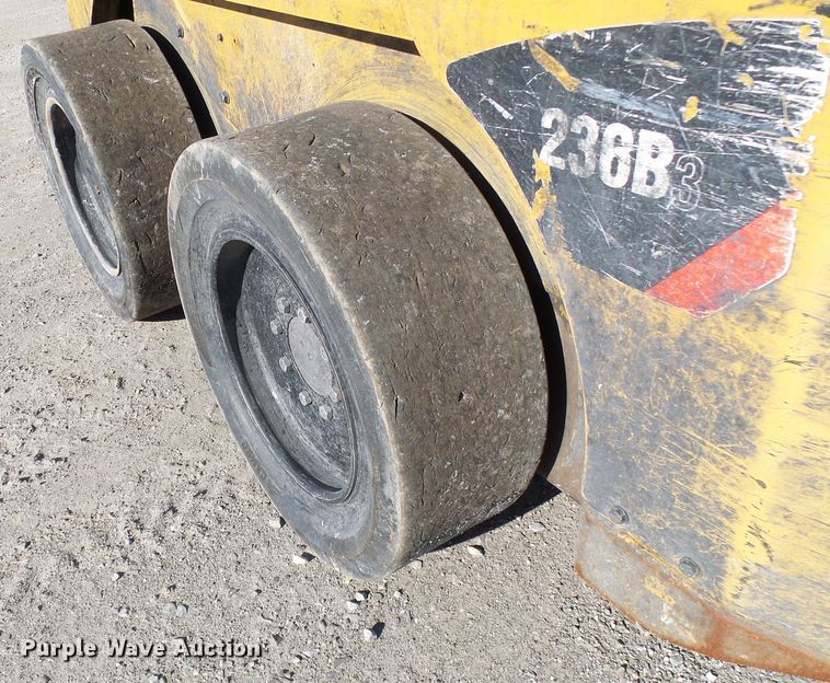 image for item DG5554 2012 Caterpillar 236B3 skid steer