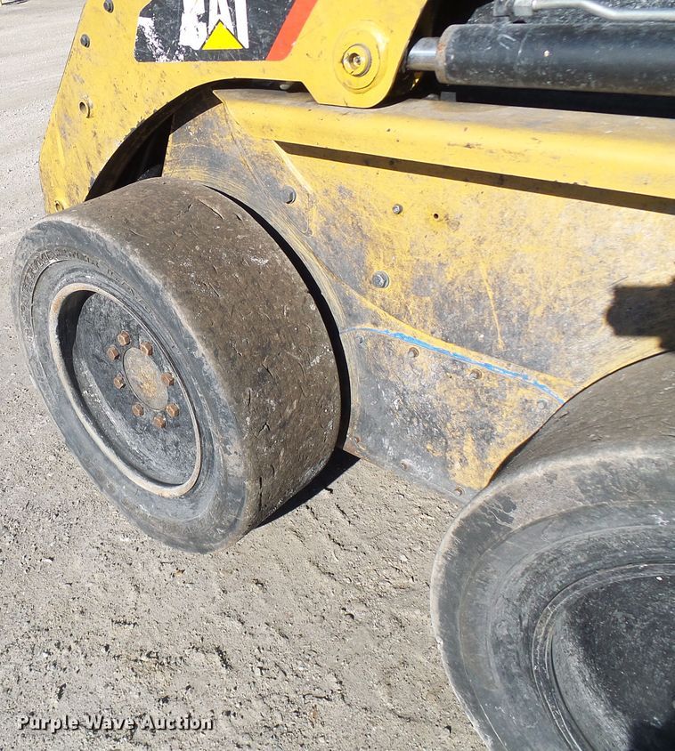 image for item DG5554 2012 Caterpillar 236B3 skid steer