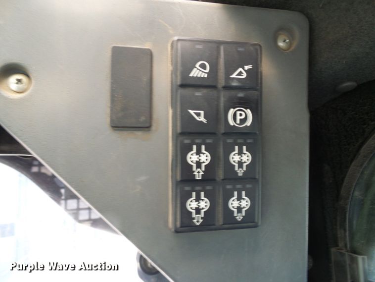 image for item DG5556 2012 Terex PT-100G skid steer