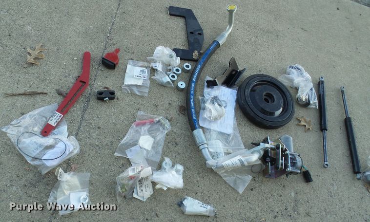 image for item DG5556 2012 Terex PT-100G skid steer