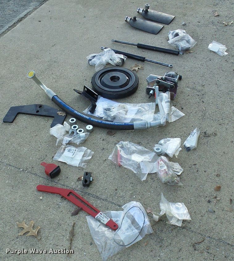 image for item DG5556 2012 Terex PT-100G skid steer