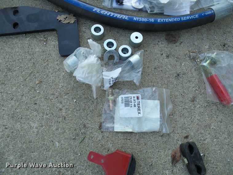 image for item DG5556 2012 Terex PT-100G skid steer