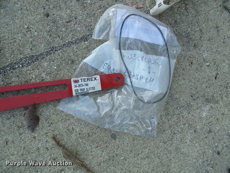 image for item DG5556 2012 Terex PT-100G skid steer