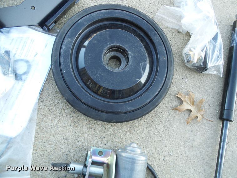 image for item DG5556 2012 Terex PT-100G skid steer