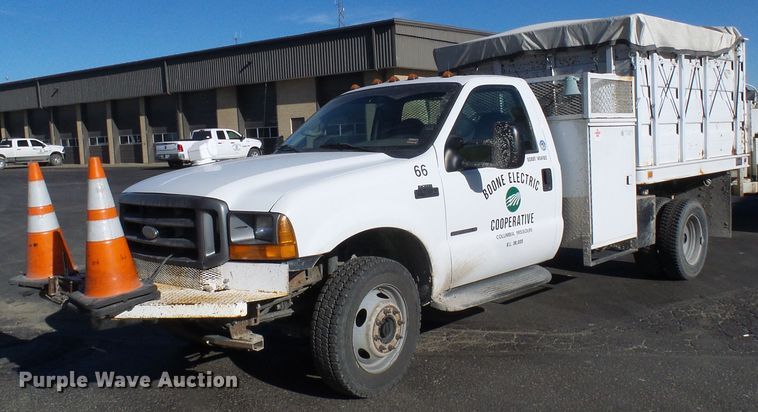 image for item DG5557 2001 Ford F450 chipper truck