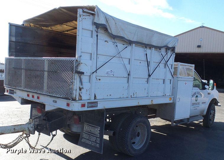 image for item DG5557 2001 Ford F450 chipper truck