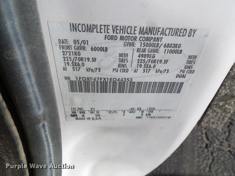 image for item DG5557 2001 Ford F450 chipper truck