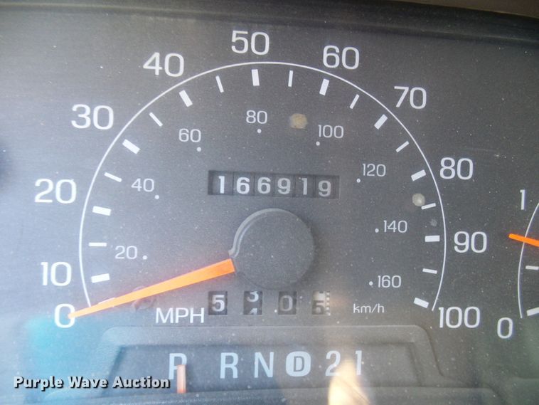 image for item DG5557 2001 Ford F450 chipper truck