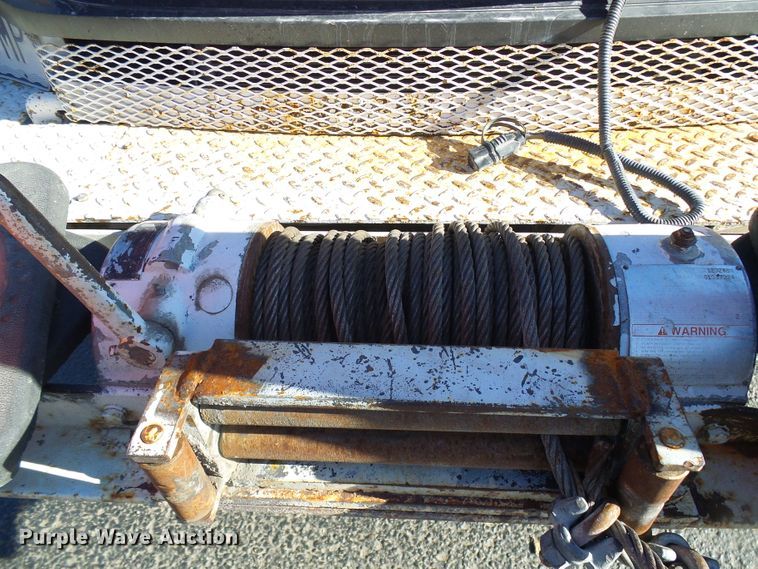 image for item DG5557 2001 Ford F450 chipper truck