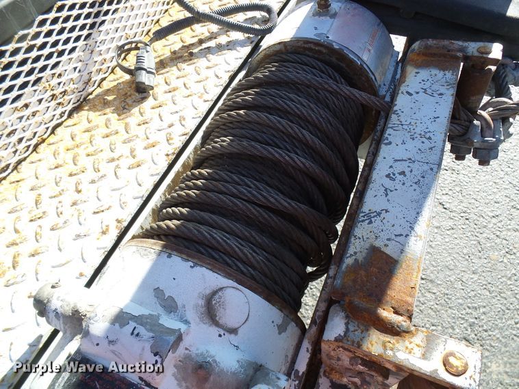 image for item DG5557 2001 Ford F450 chipper truck