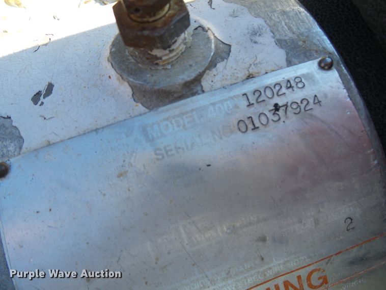 image for item DG5557 2001 Ford F450 chipper truck