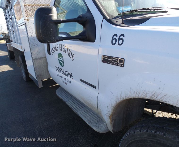 image for item DG5557 2001 Ford F450 chipper truck