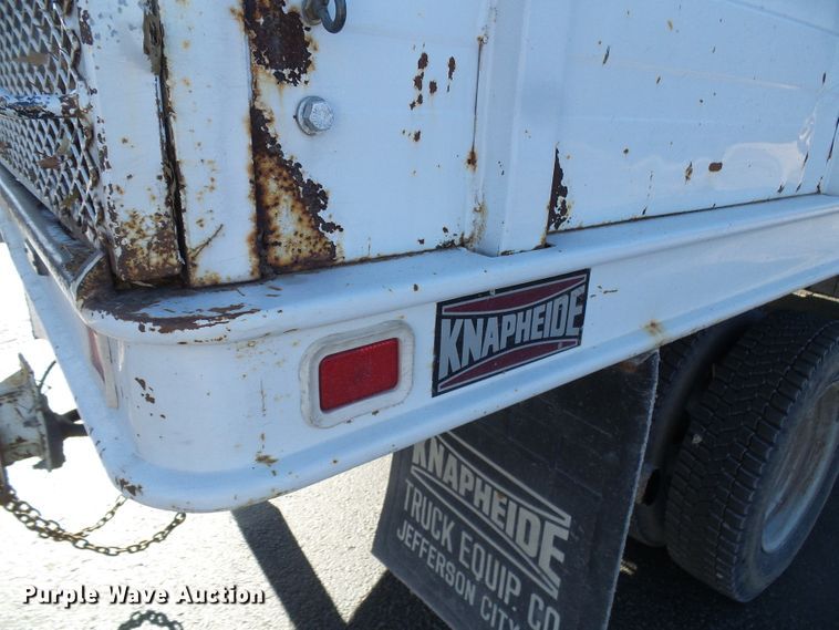 image for item DG5557 2001 Ford F450 chipper truck