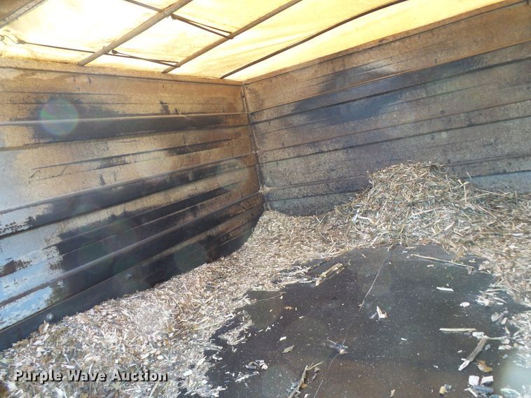 image for item DG5557 2001 Ford F450 chipper truck