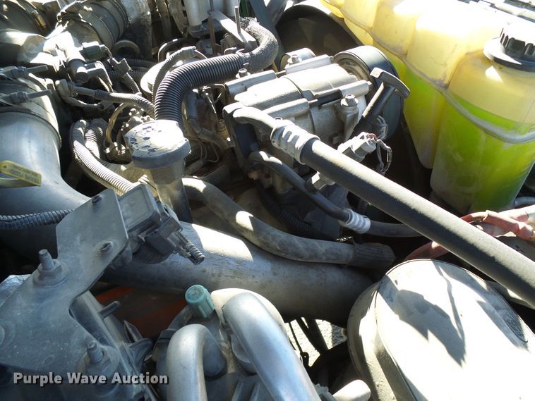 image for item DG5557 2001 Ford F450 chipper truck