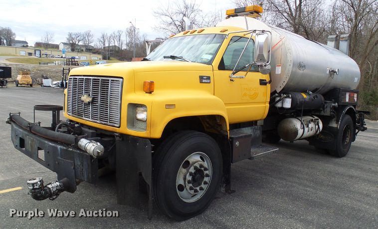 image for item DG5559 1999 Chevrolet C8500 oil distribution truck