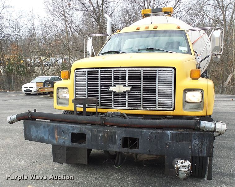 image for item DG5559 1999 Chevrolet C8500 oil distribution truck