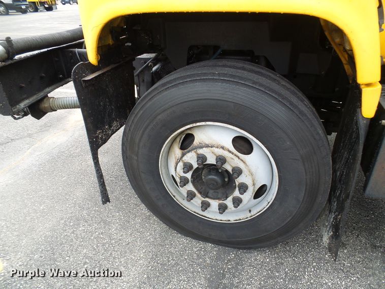 image for item DG5559 1999 Chevrolet C8500 oil distribution truck