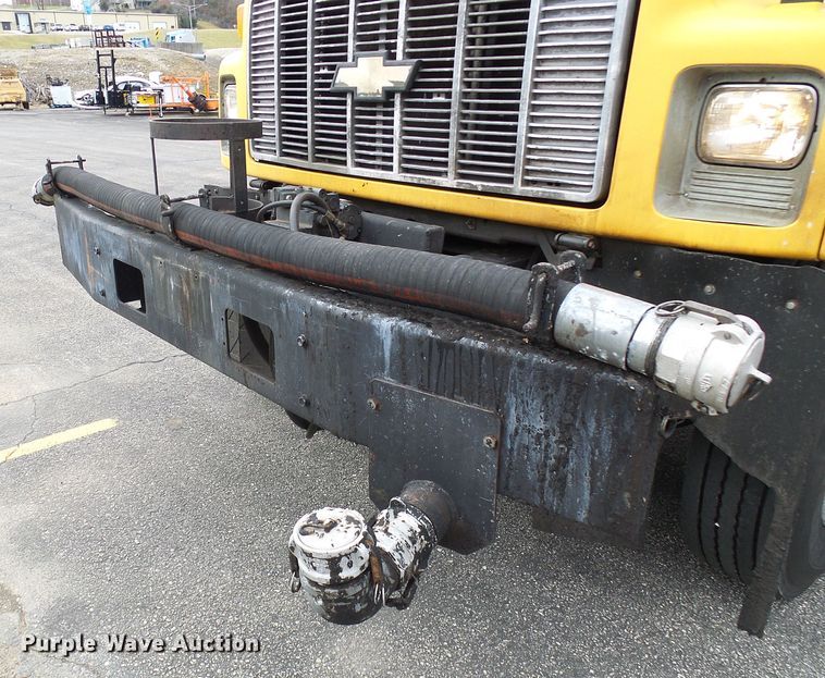 image for item DG5559 1999 Chevrolet C8500 oil distribution truck