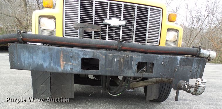 image for item DG5559 1999 Chevrolet C8500 oil distribution truck