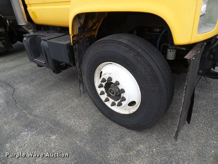 image for item DG5559 1999 Chevrolet C8500 oil distribution truck