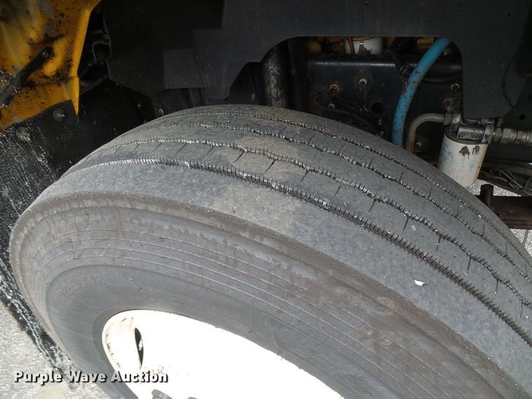 image for item DG5559 1999 Chevrolet C8500 oil distribution truck