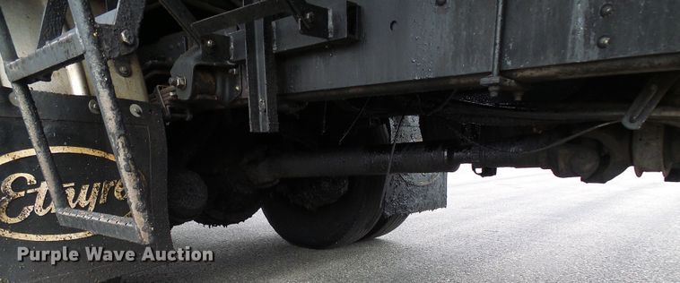 image for item DG5559 1999 Chevrolet C8500 oil distribution truck