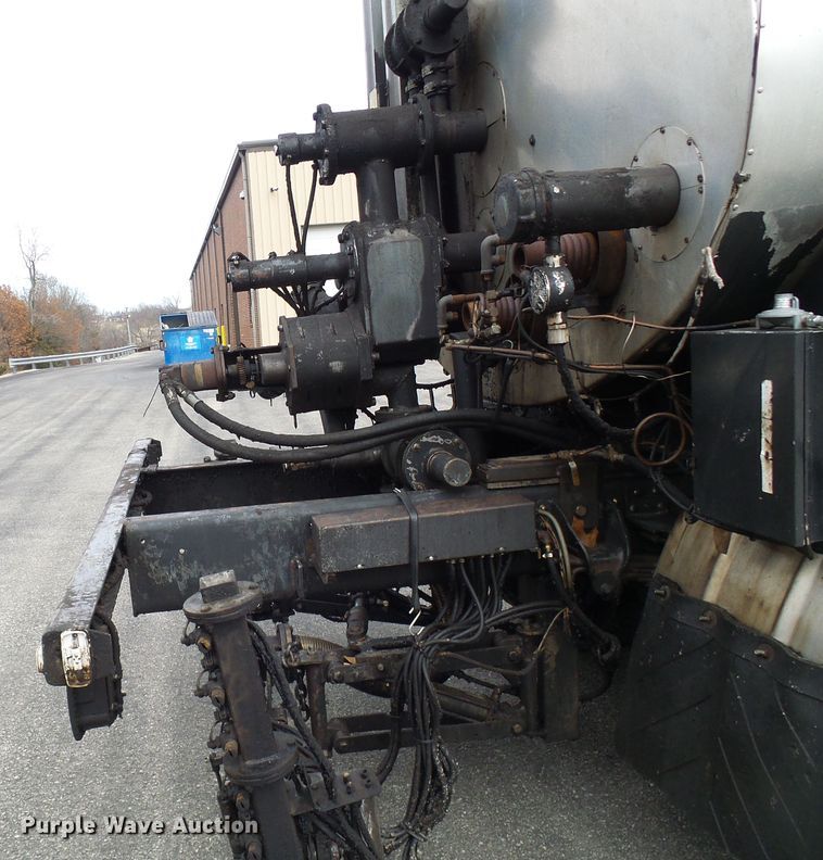 image for item DG5559 1999 Chevrolet C8500 oil distribution truck