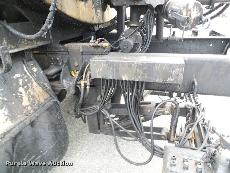 image for item DG5559 1999 Chevrolet C8500 oil distribution truck