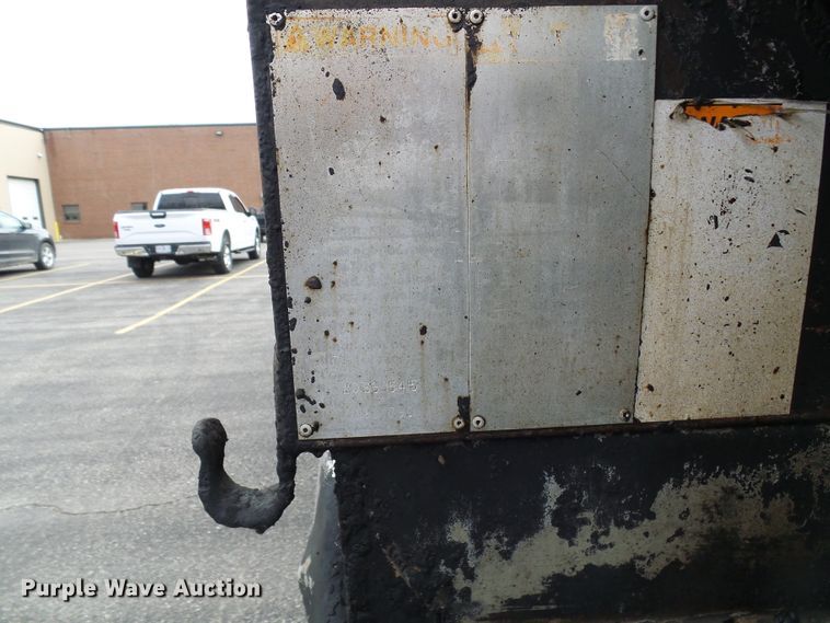 image for item DG5559 1999 Chevrolet C8500 oil distribution truck