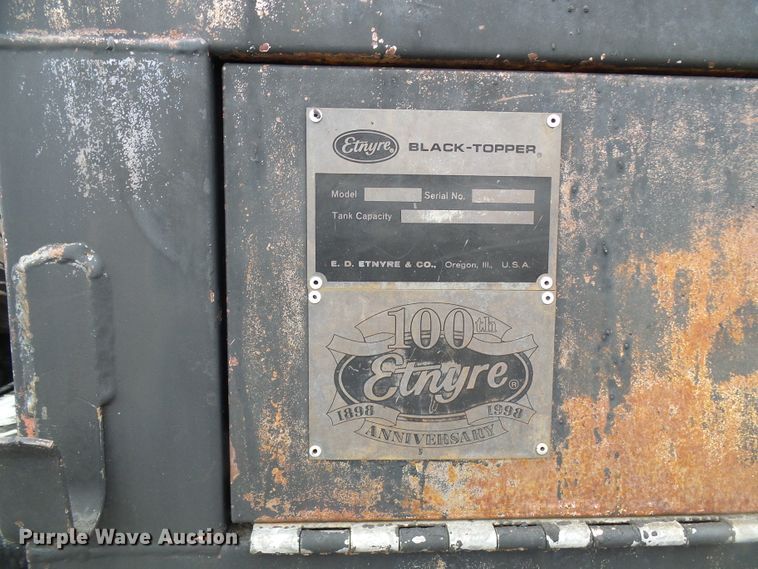 image for item DG5559 1999 Chevrolet C8500 oil distribution truck