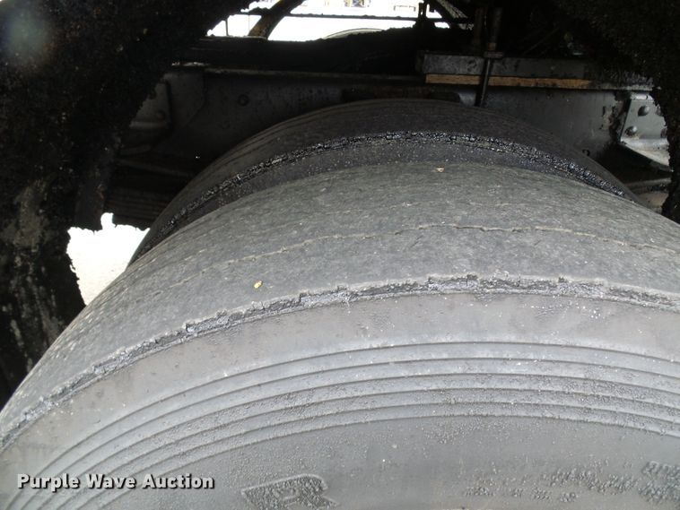 image for item DG5559 1999 Chevrolet C8500 oil distribution truck