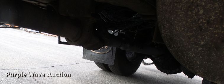 image for item DG5559 1999 Chevrolet C8500 oil distribution truck