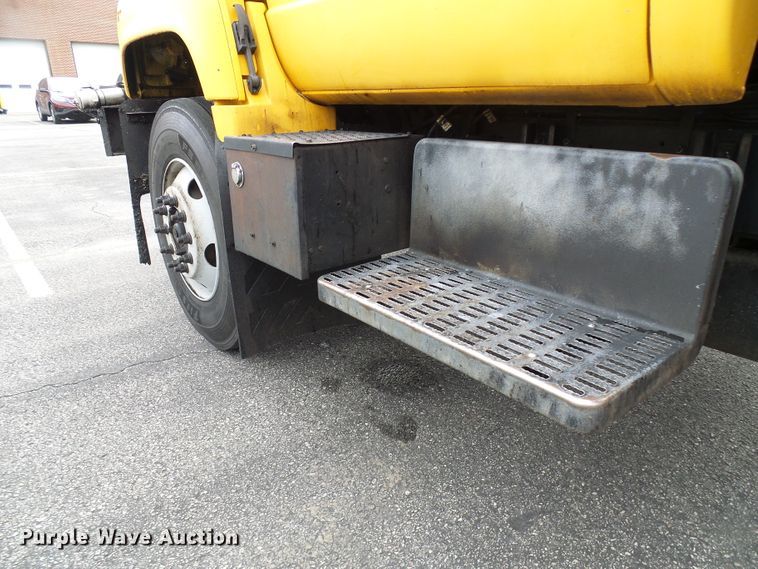 image for item DG5559 1999 Chevrolet C8500 oil distribution truck